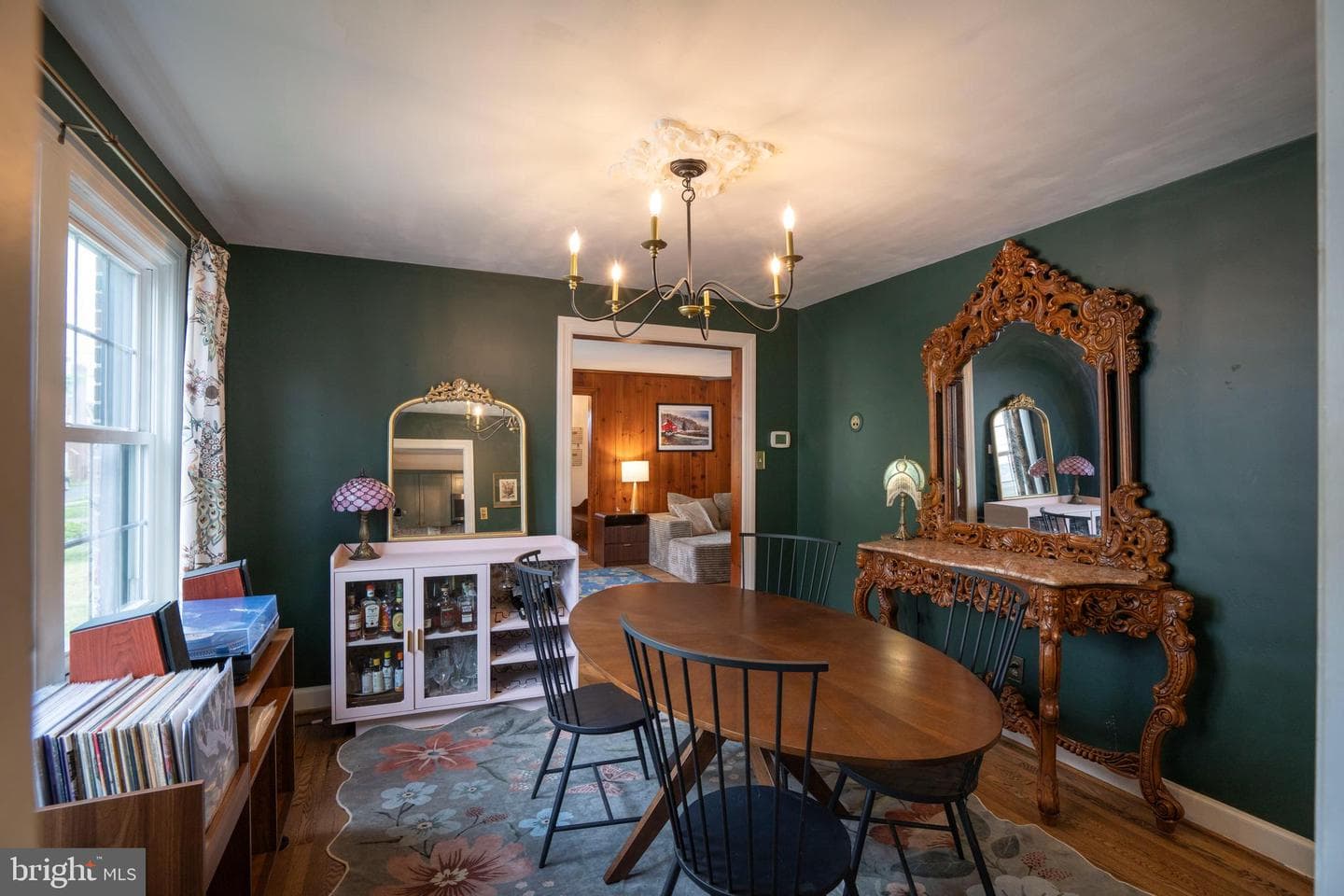 438 E Curtin Street photo 9