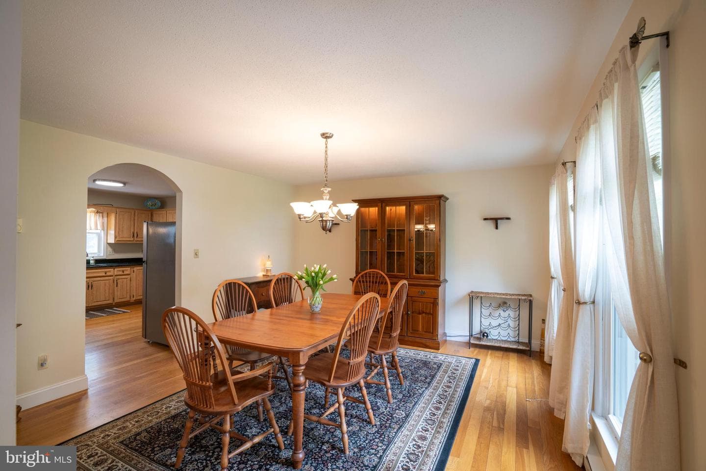 424 Canterbury Drive photo 2