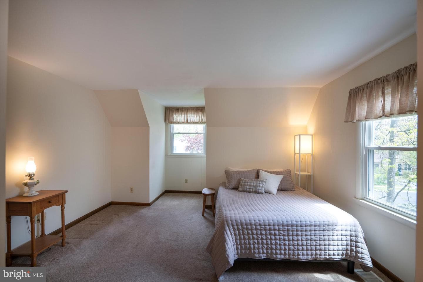 424 Canterbury Drive photo 35