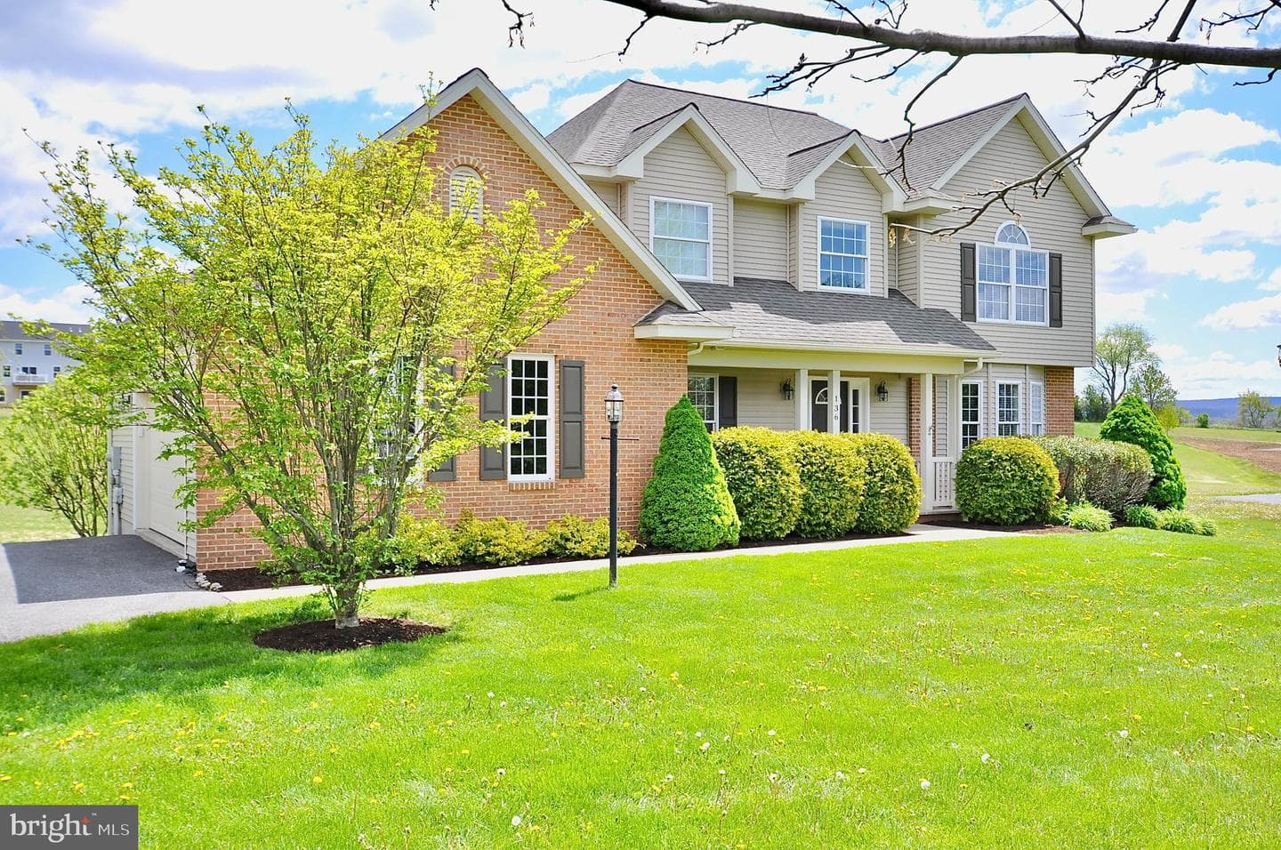 136 Ashford Manor Drive photo 3