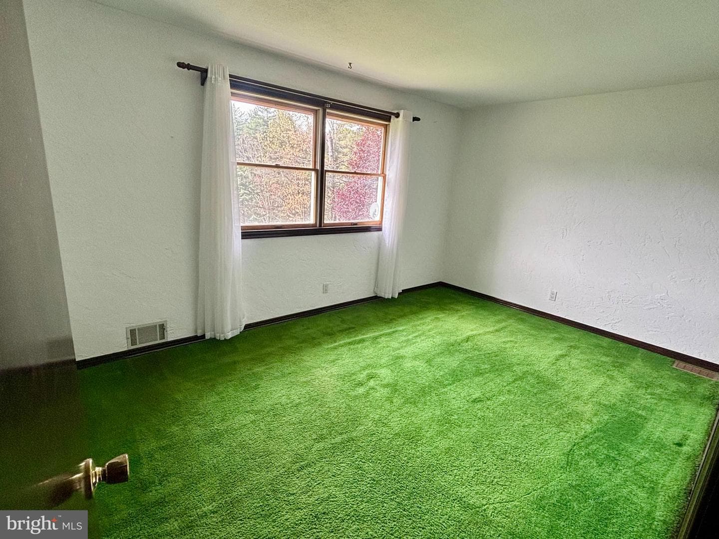 675 Elm Road photo 22