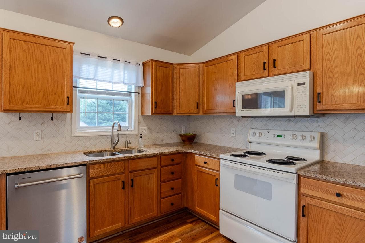 226 Meadow Lane photo 13