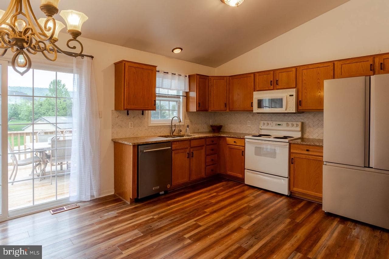 226 Meadow Lane photo 15
