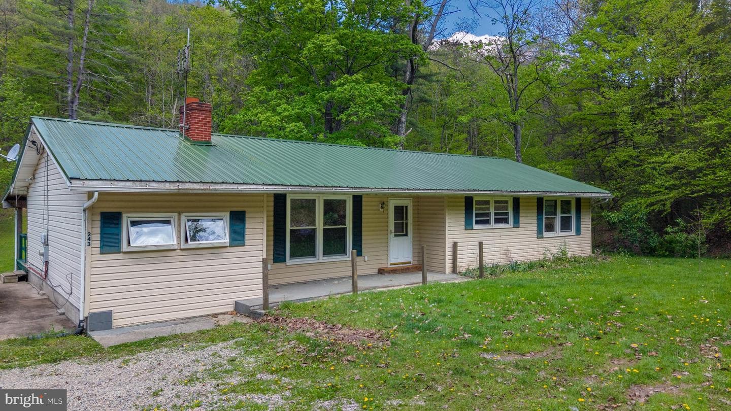 243 Lucas Road photo 2