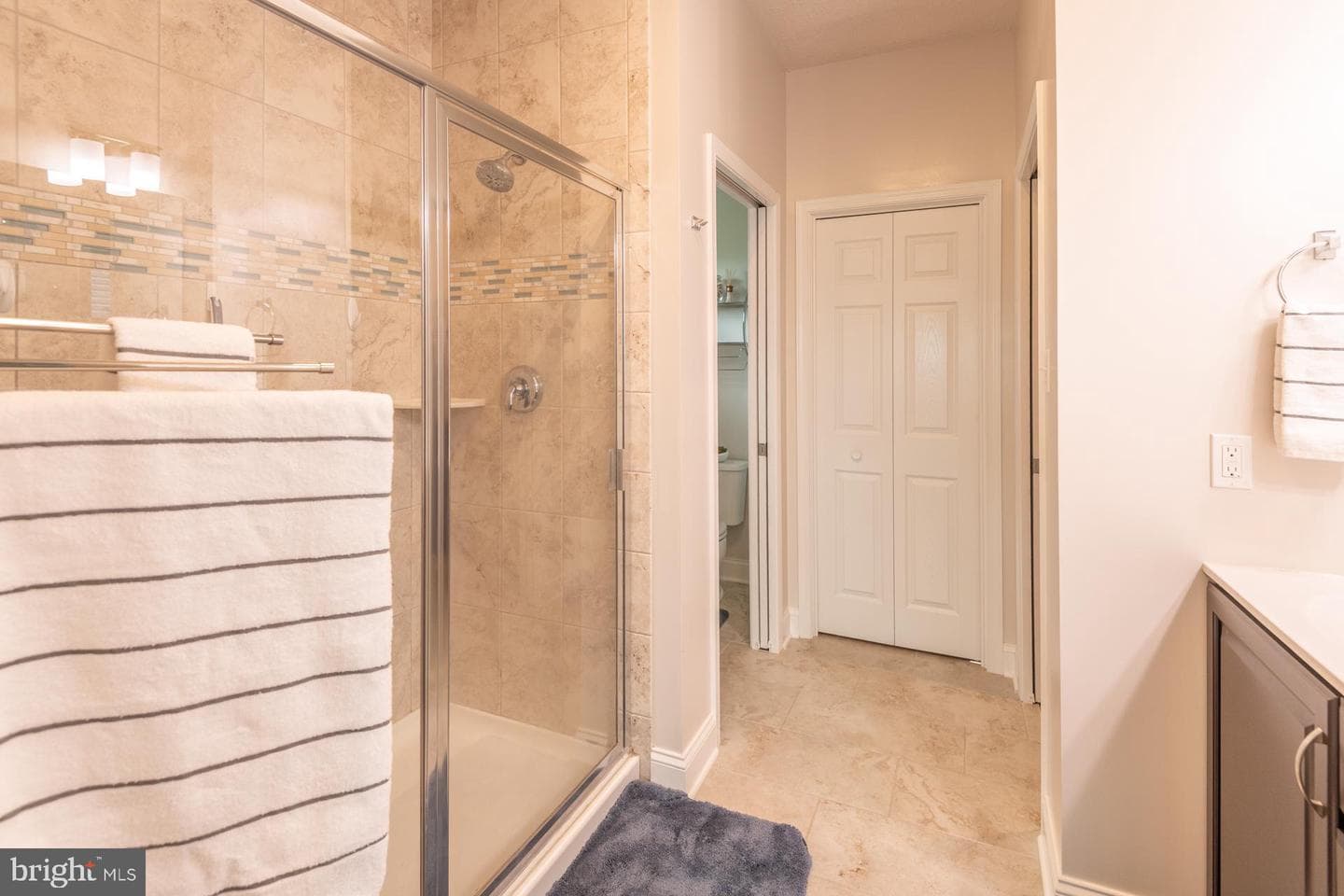 127 Aeropointe Lane photo 43