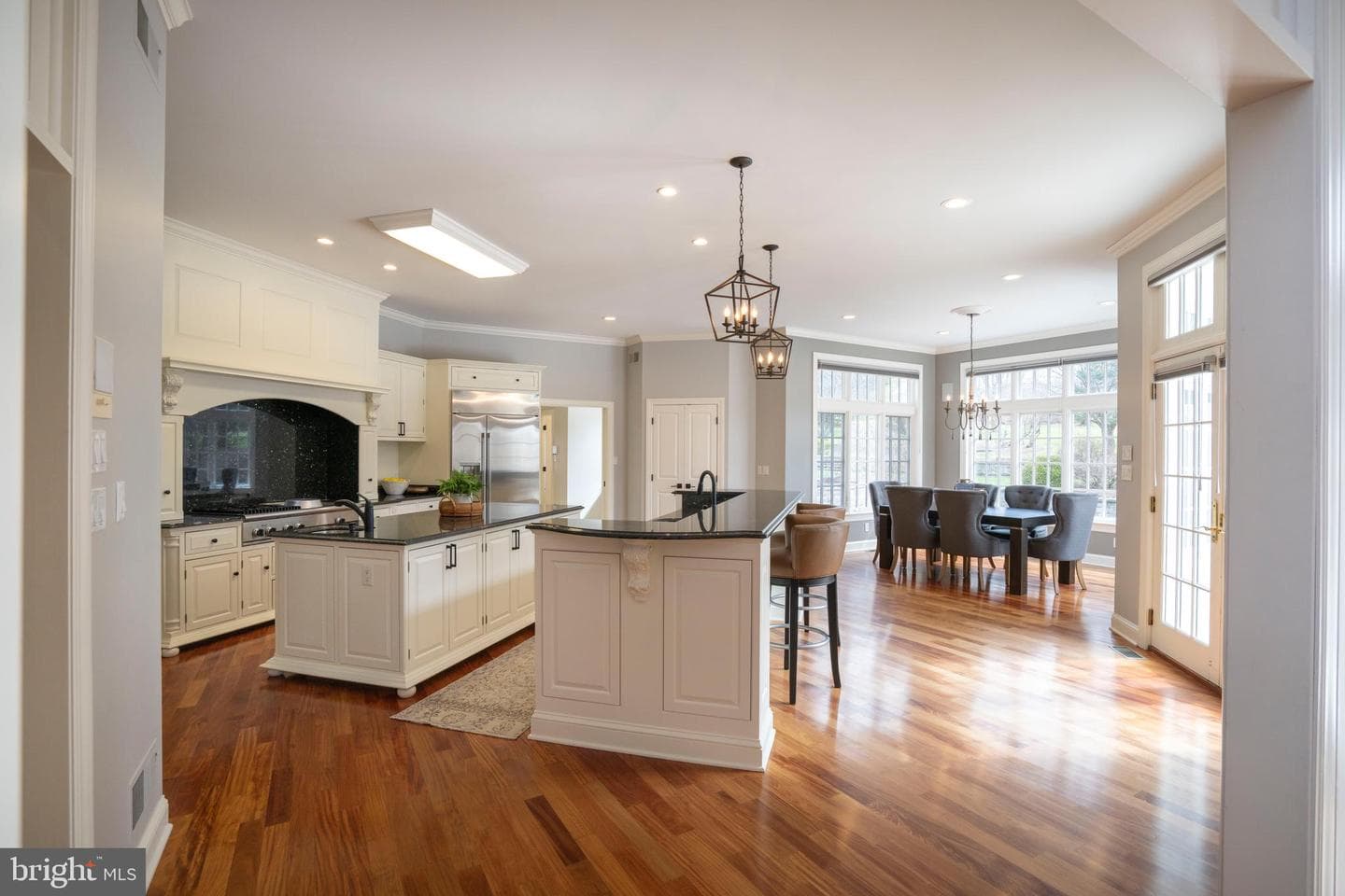 220 Mt Pleasant Drive photo 4