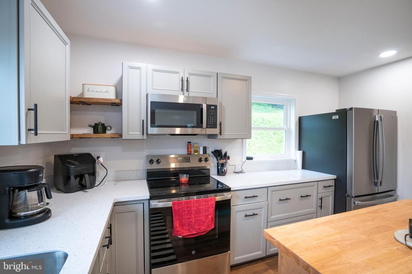 631 Fairview Street photo 17