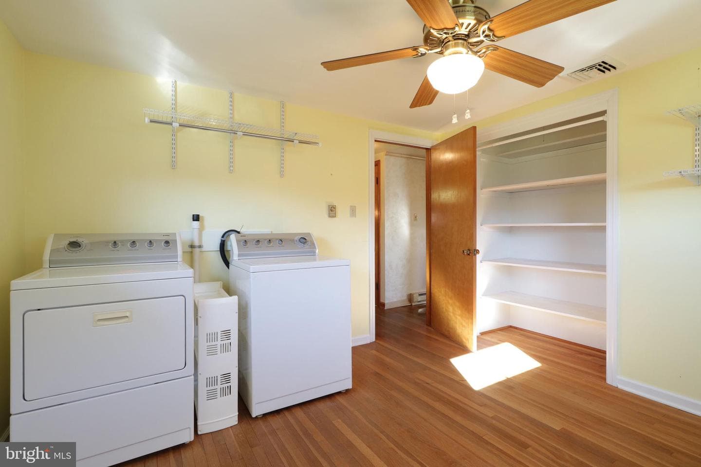 439 Shope Street photo 14
