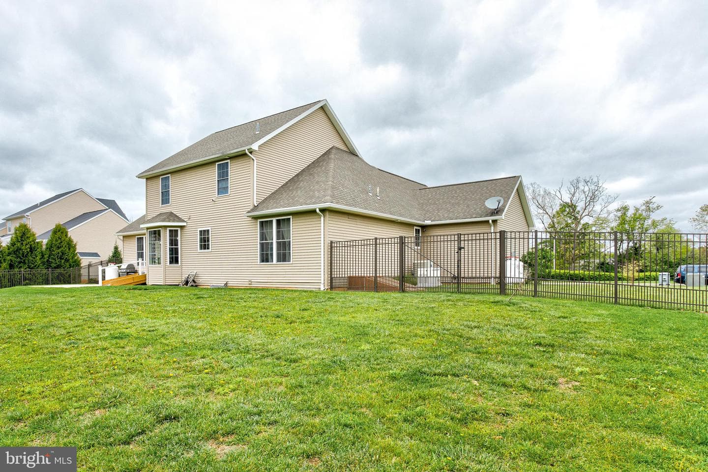 152 Aster Avenue photo 40
