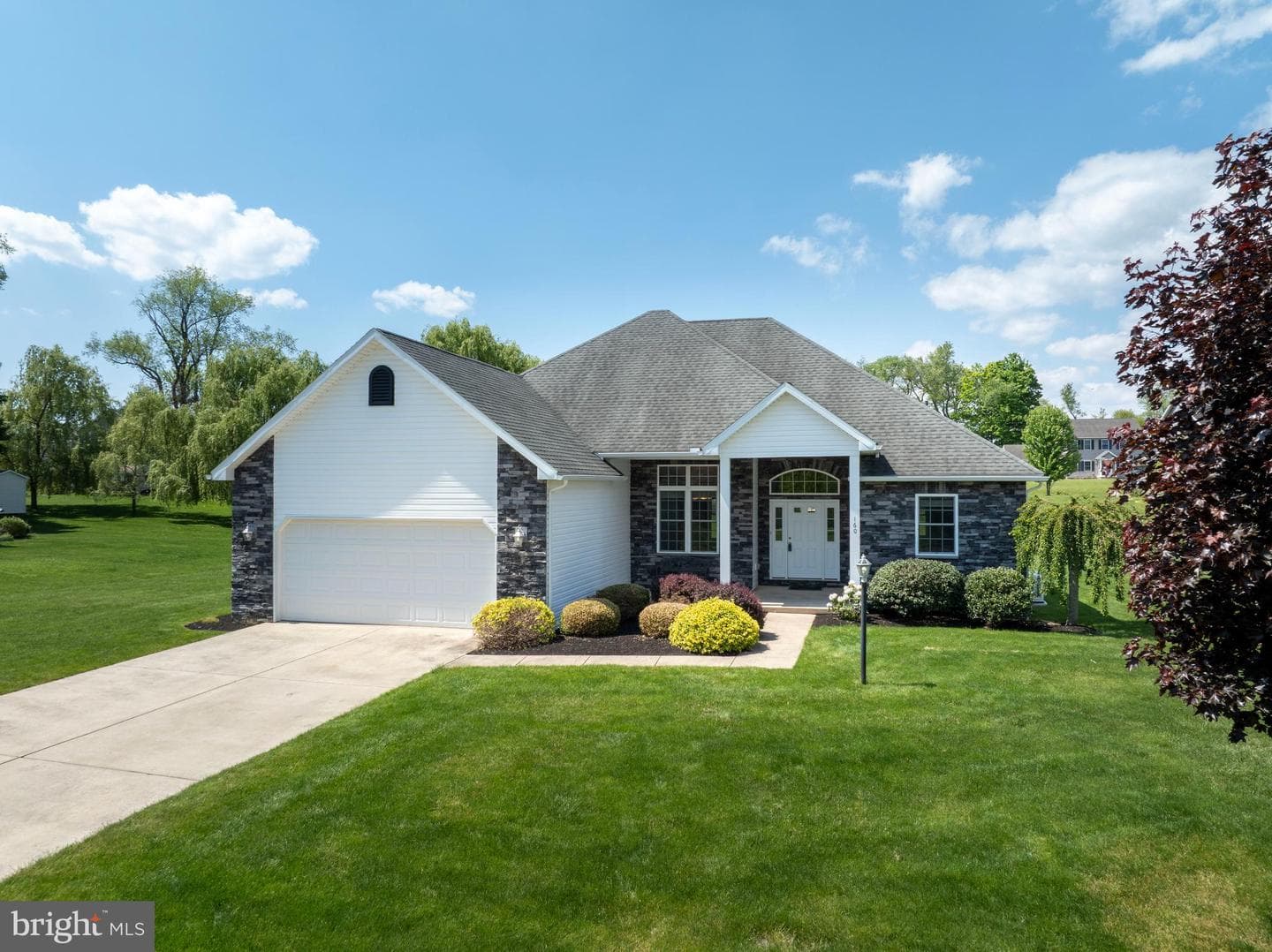 160 Aster Avenue photo 2