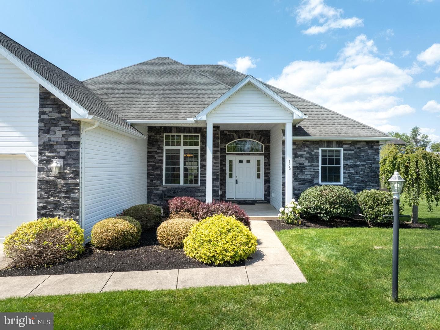 160 Aster Avenue photo 3
