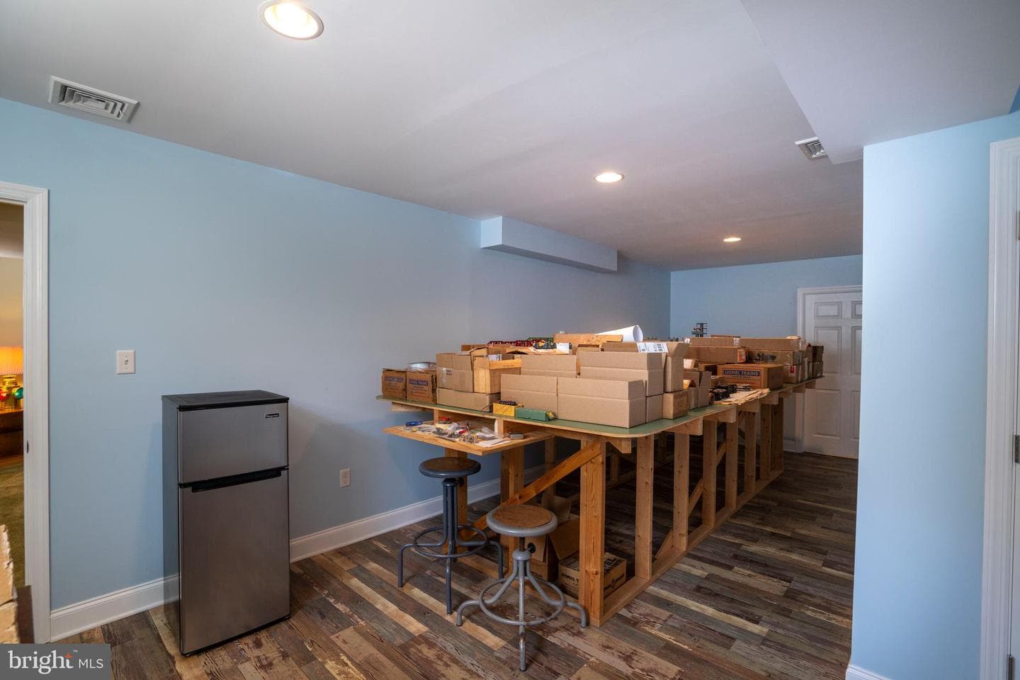 160 Aster Avenue photo 47