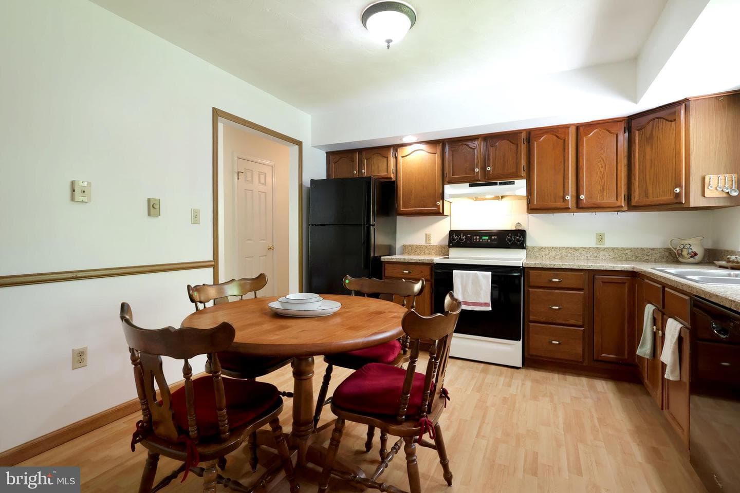 34 Brown Circle photo 19