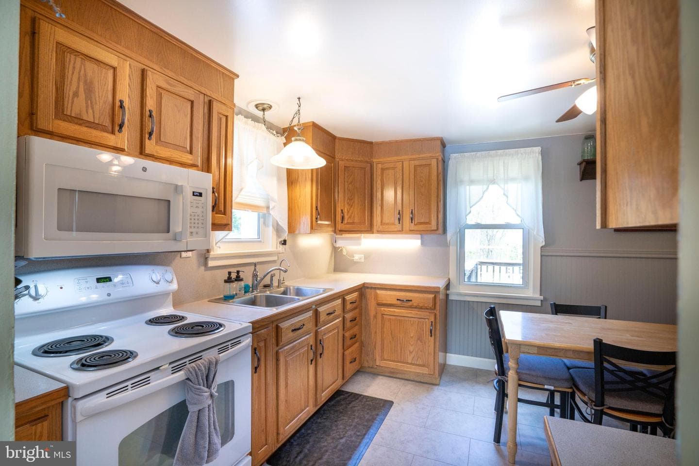 763 E Howard Street photo 10