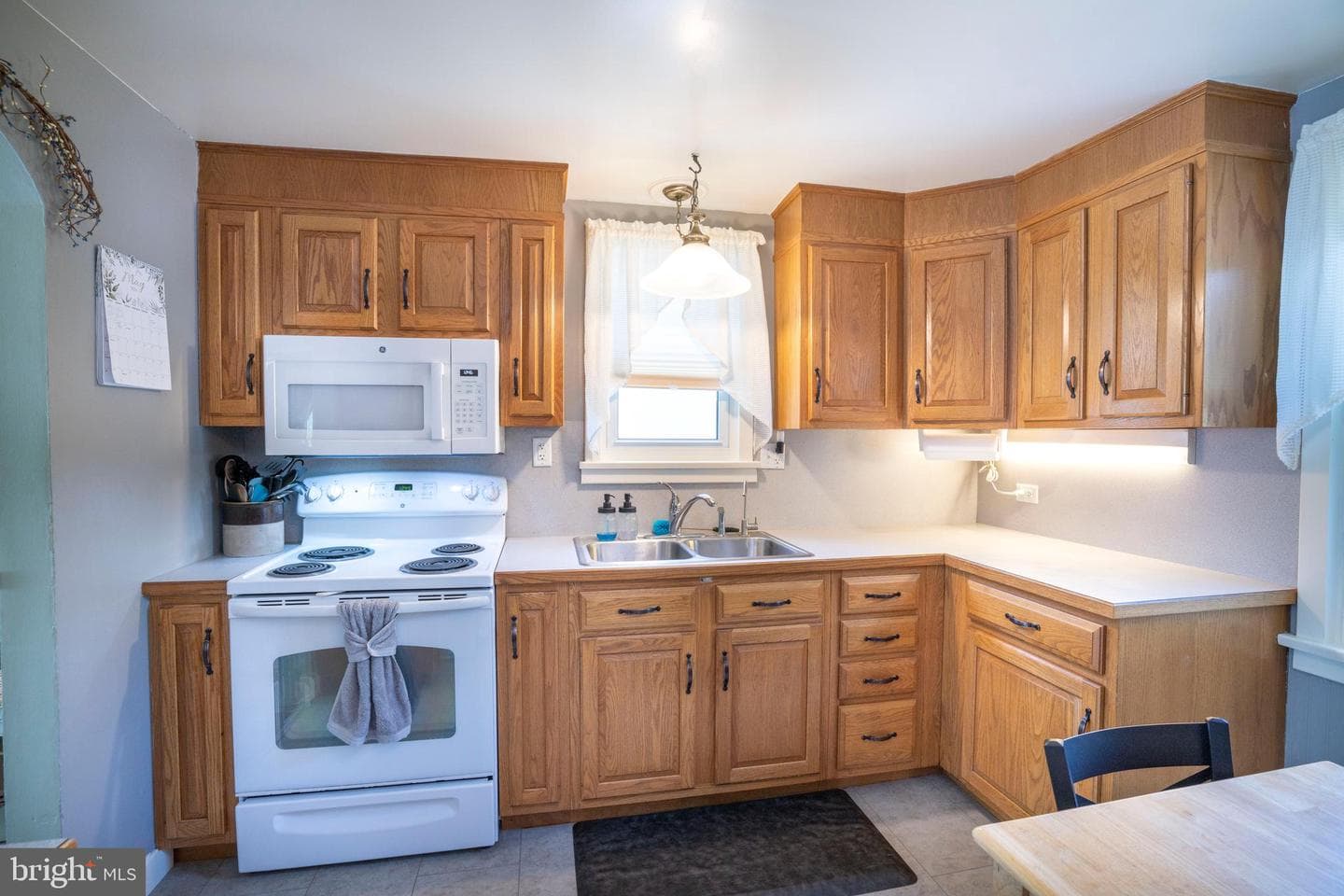 763 E Howard Street photo 11