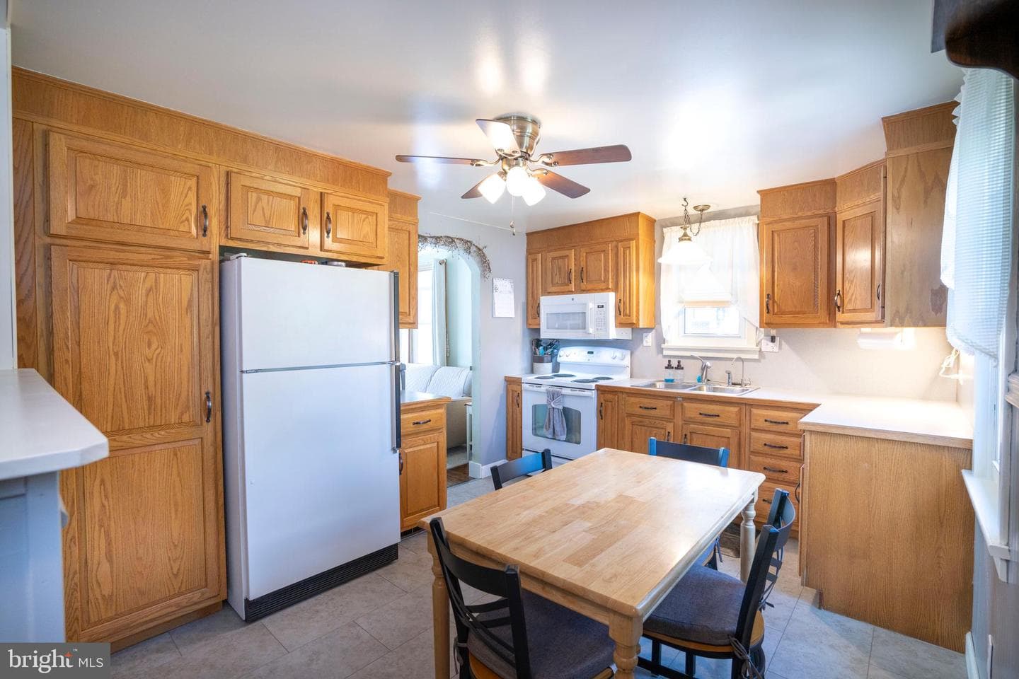 763 E Howard Street photo 14