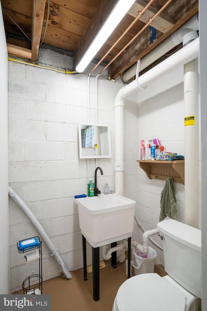 763 E Howard Street photo 22