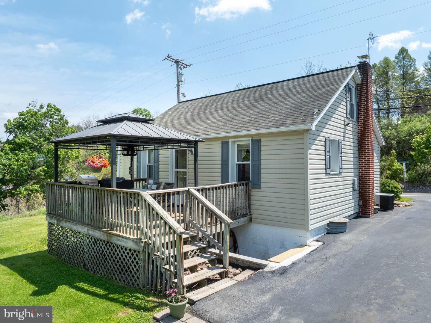 763 E Howard Street photo 30