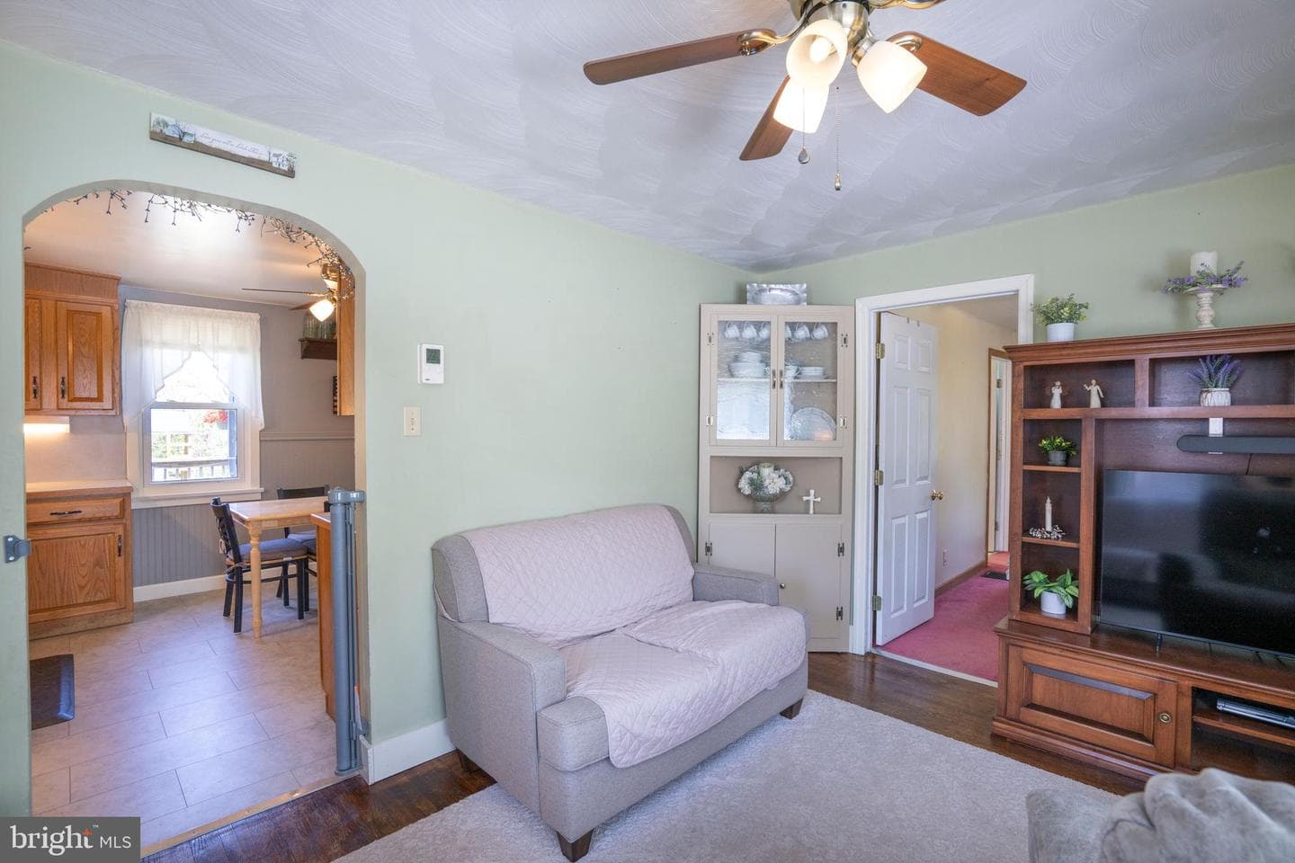 763 E Howard Street photo 5