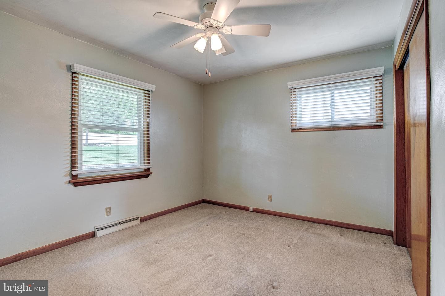 153 W Clearview Avenue photo 14