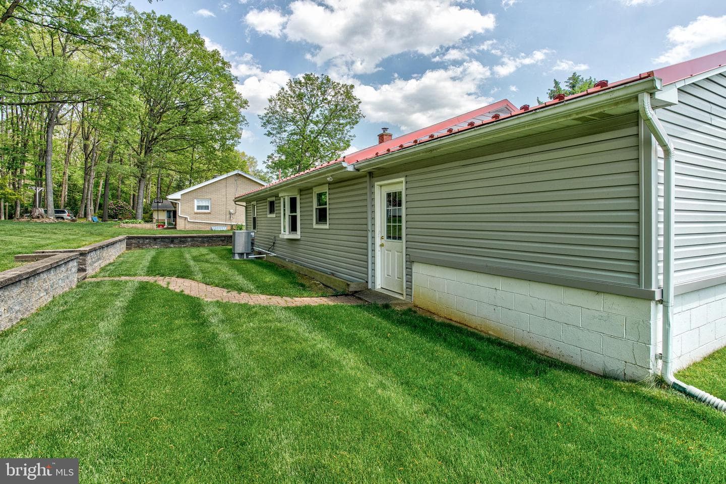 153 W Clearview Avenue photo 23