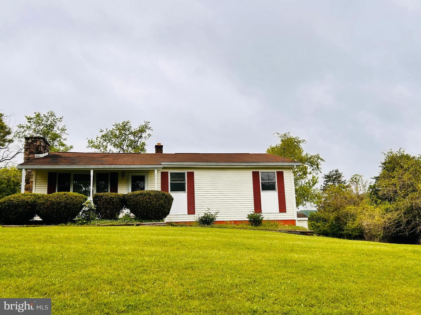 215 Brown Avenue photo 2