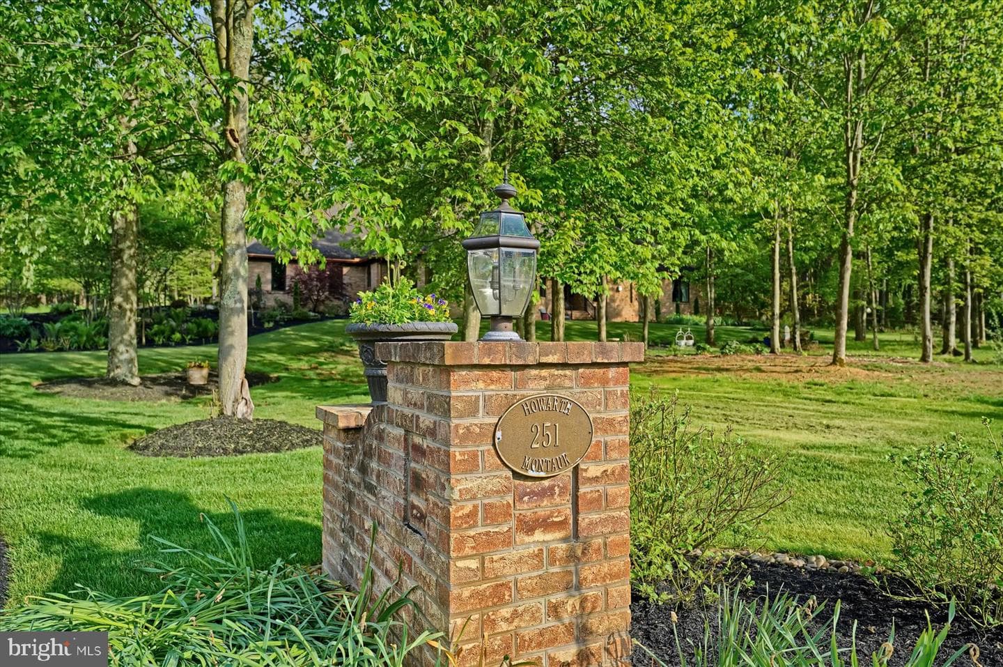 251 Montauk Circle photo 4