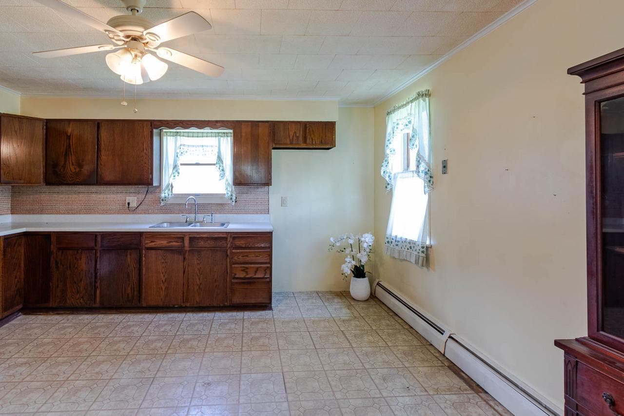 203 Gorton Road photo 6