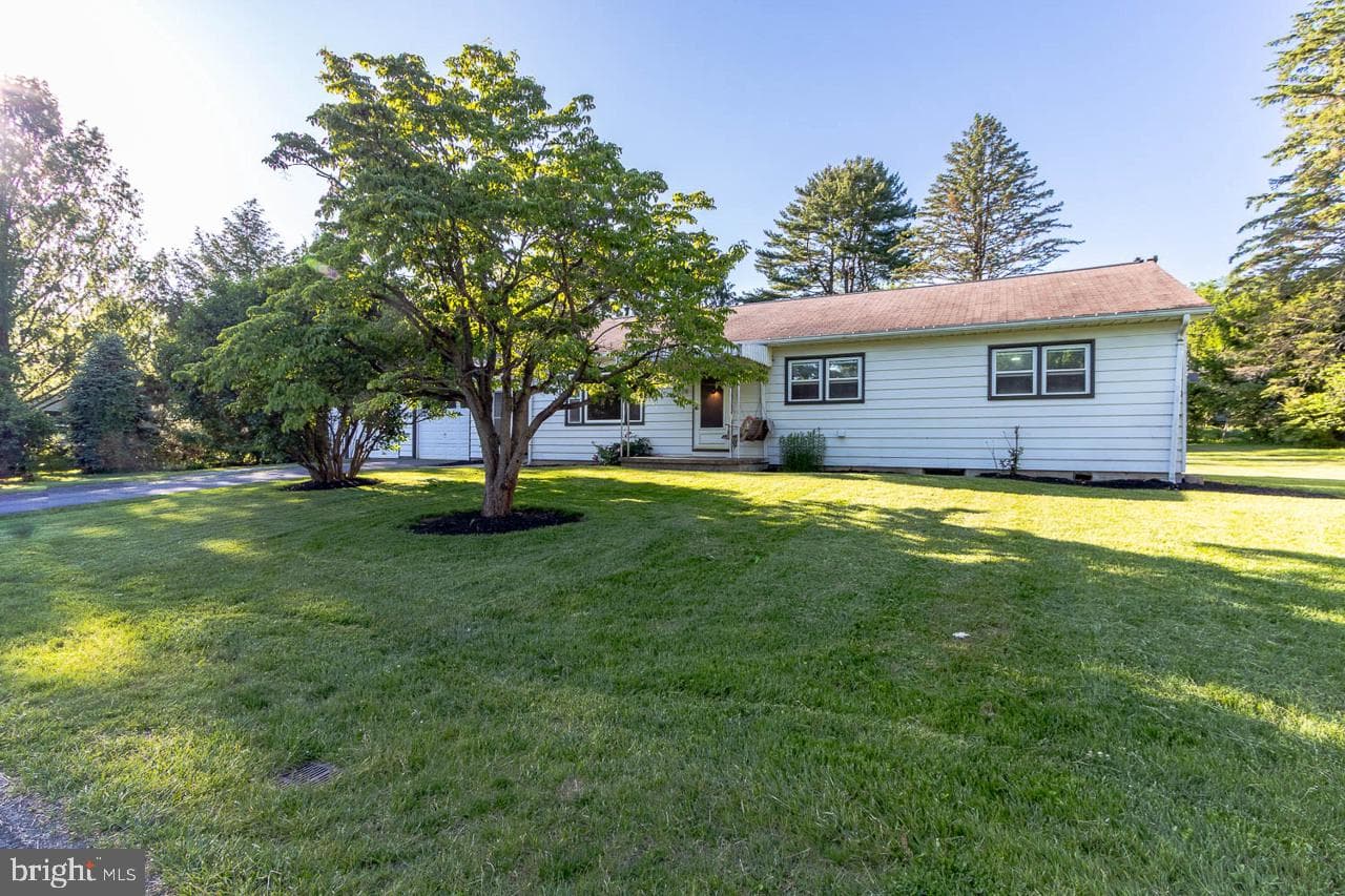 219 Lee Avenue photo 2