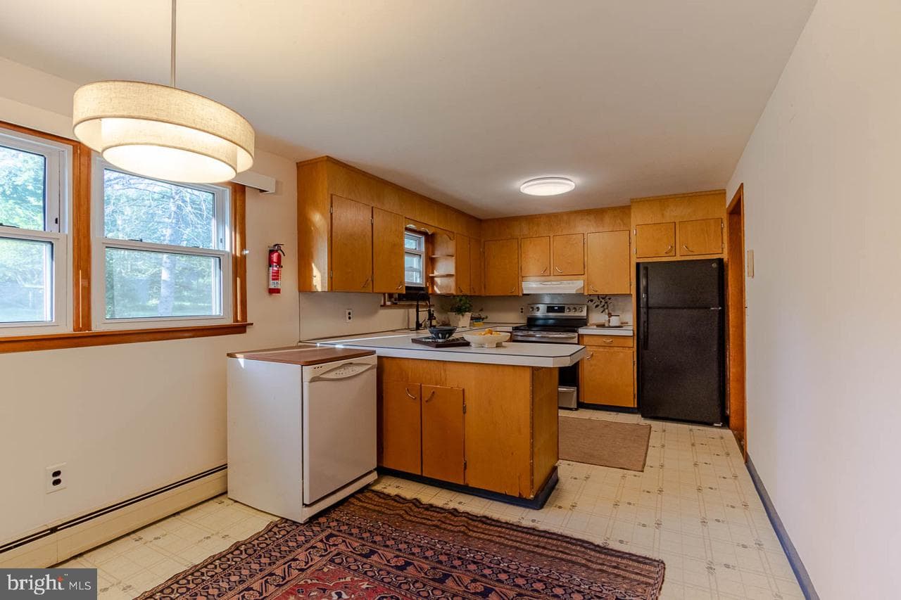 219 Lee Avenue photo 7