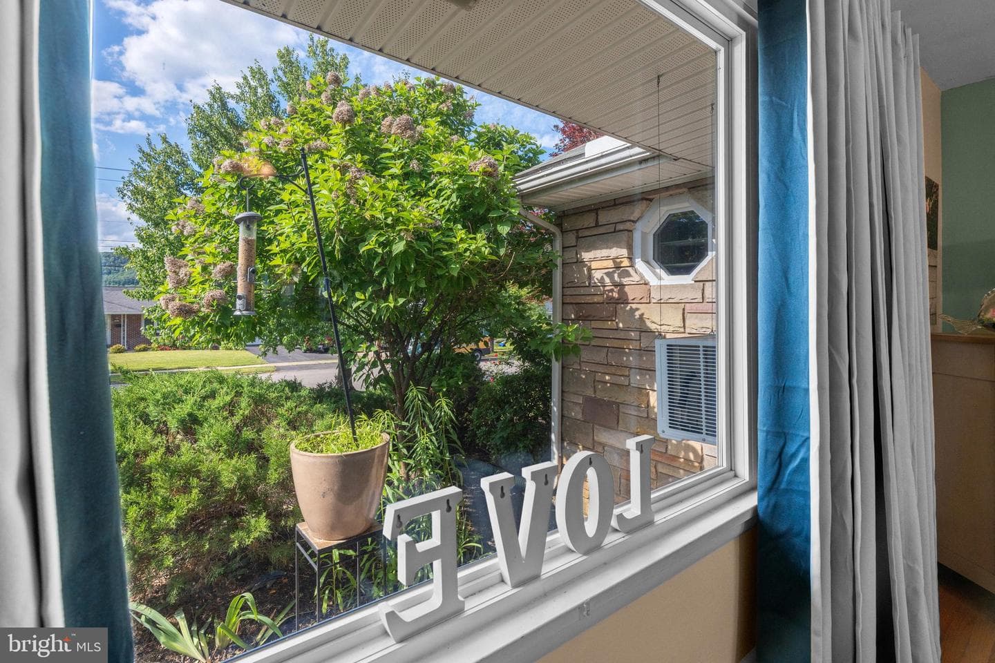 720 E High Street photo 12