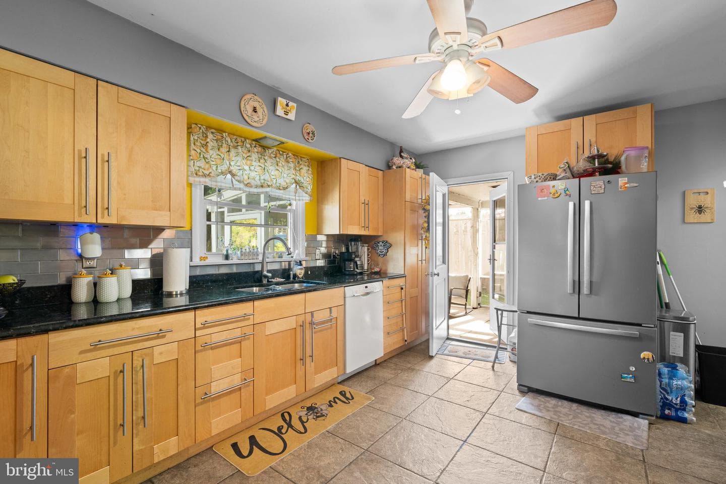 720 E High Street photo 23