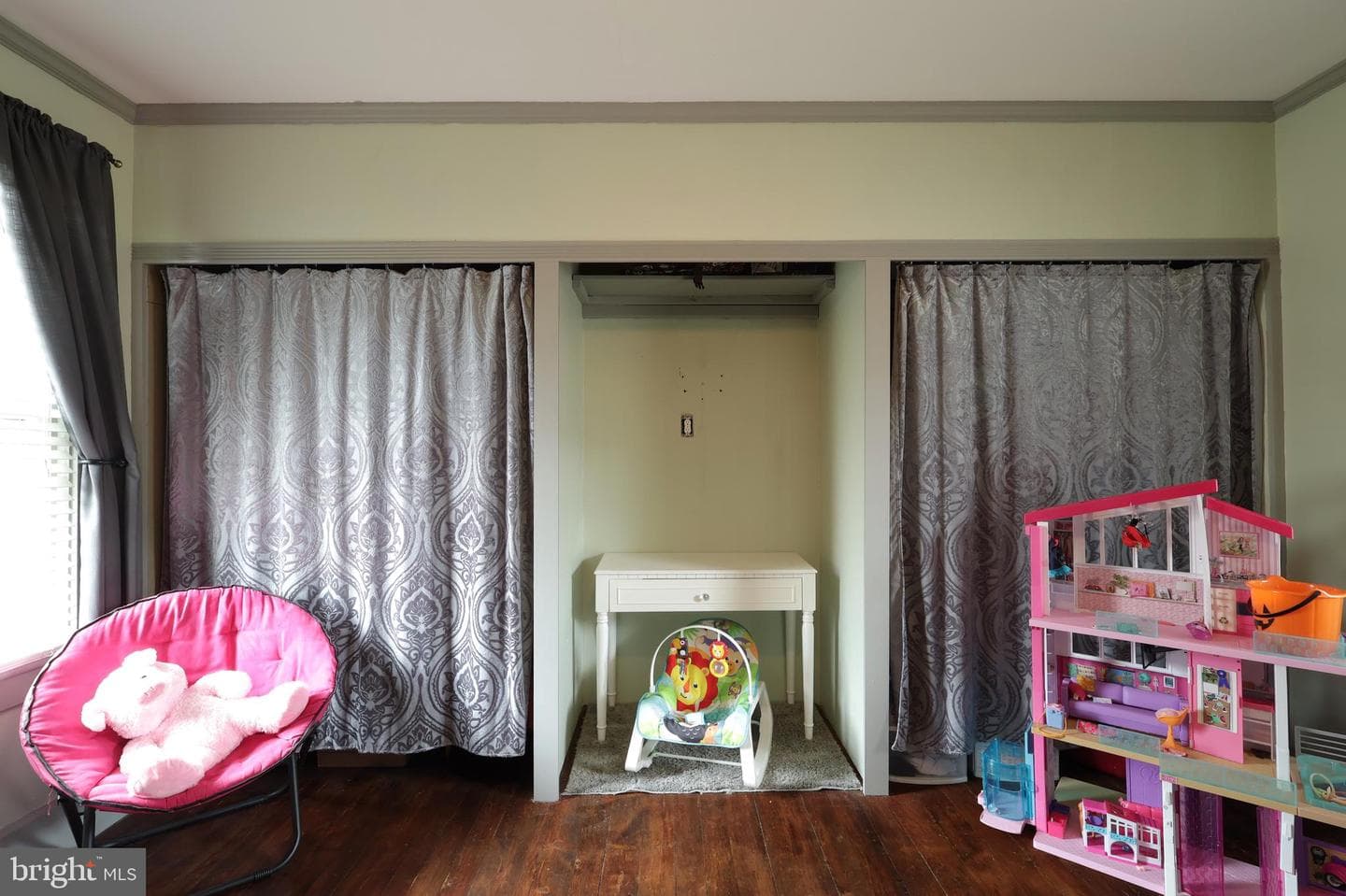 509 Willowbank Street photo 33