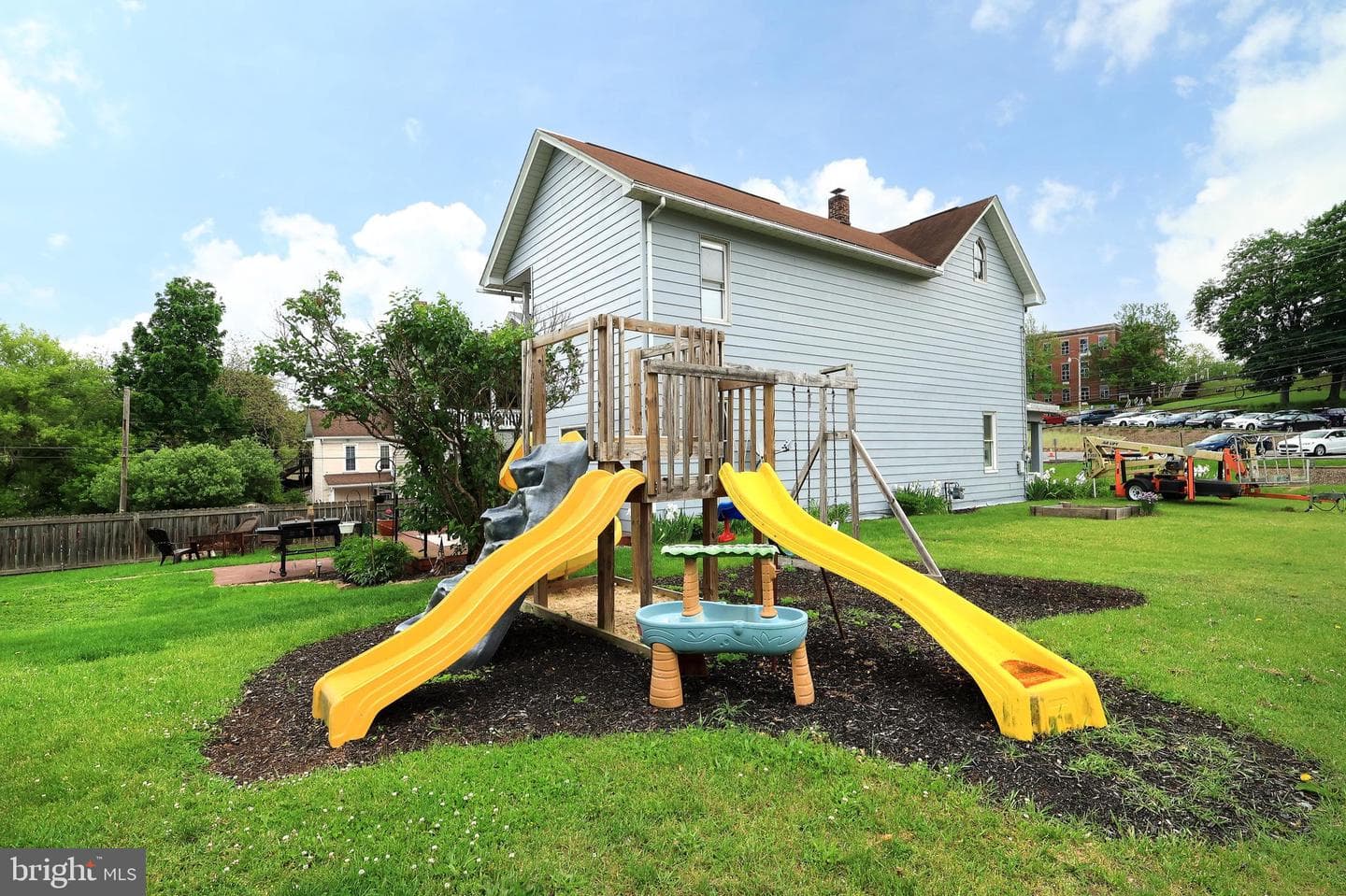 509 Willowbank Street photo 38