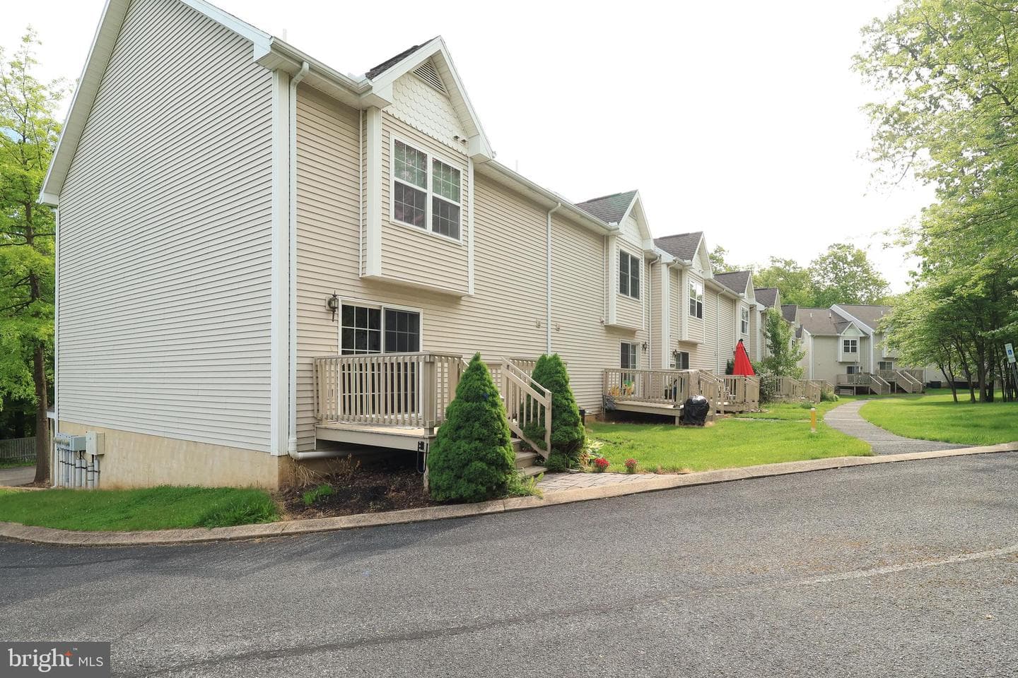 136 Kenley Court photo 40