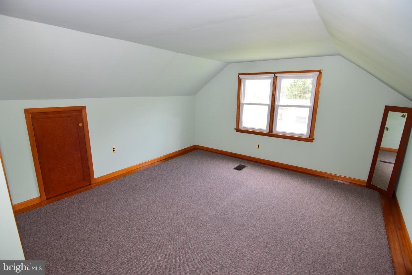 930 Runville Road photo 24