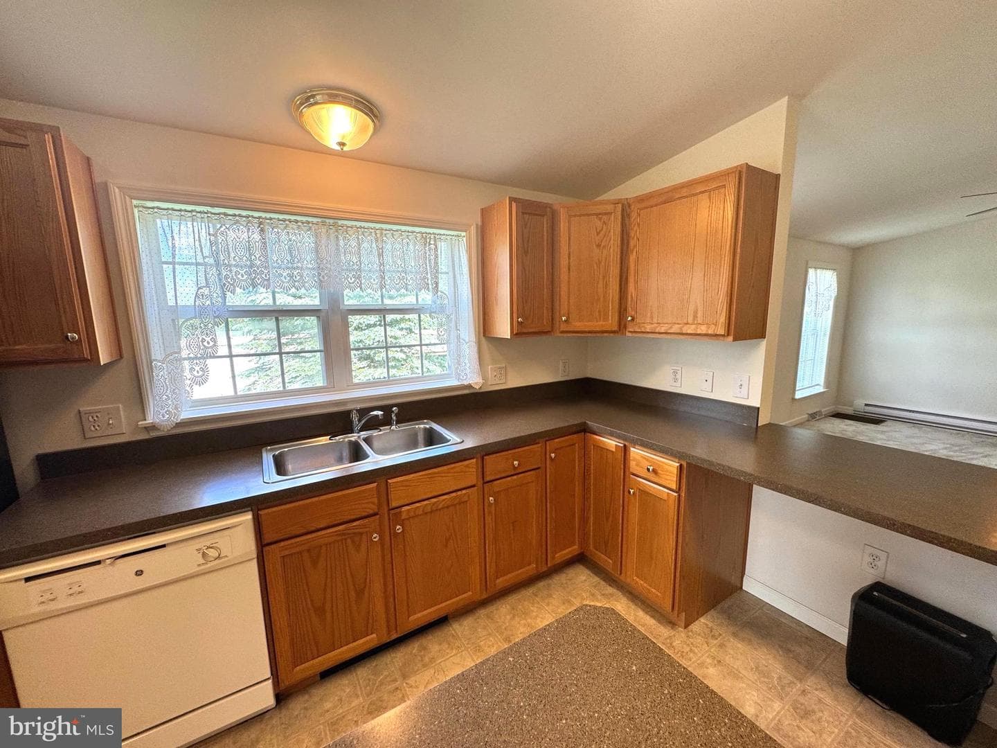328 Hickory Street photo 15