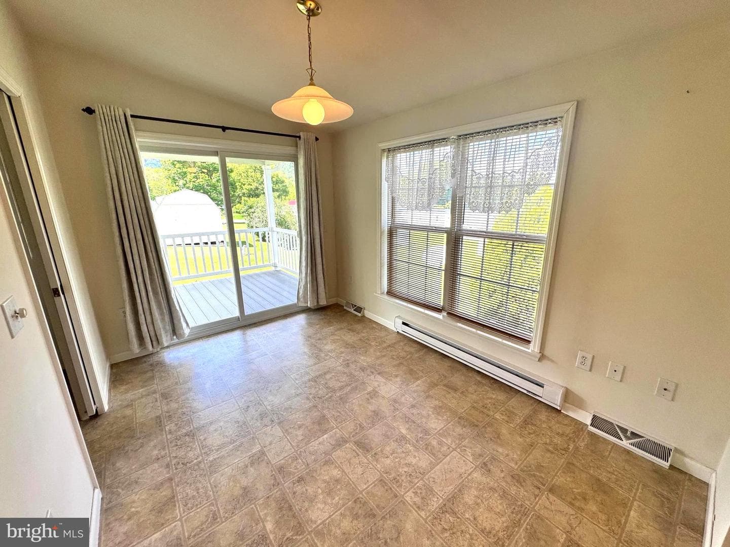 328 Hickory Street photo 25