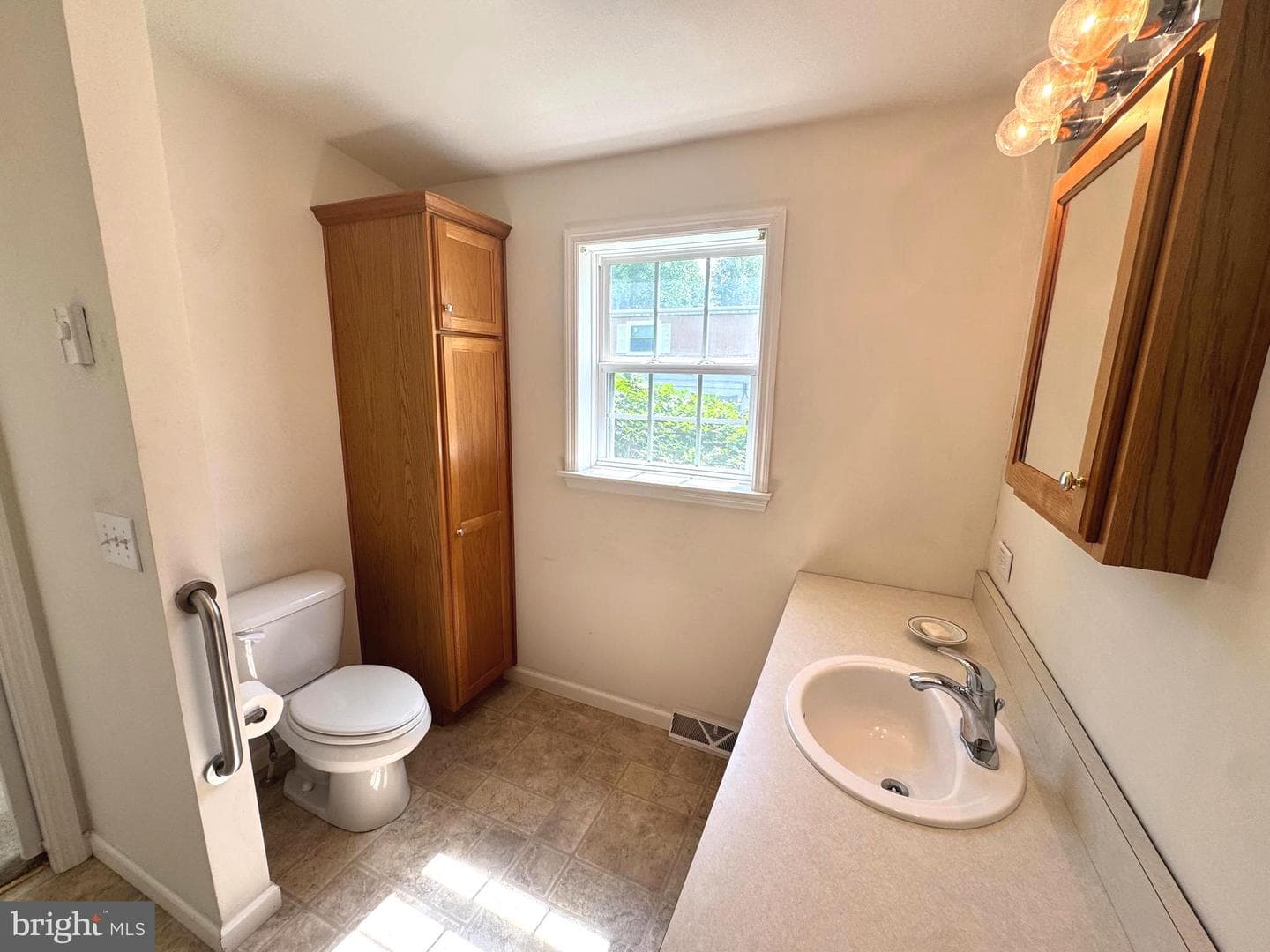 328 Hickory Street photo 33