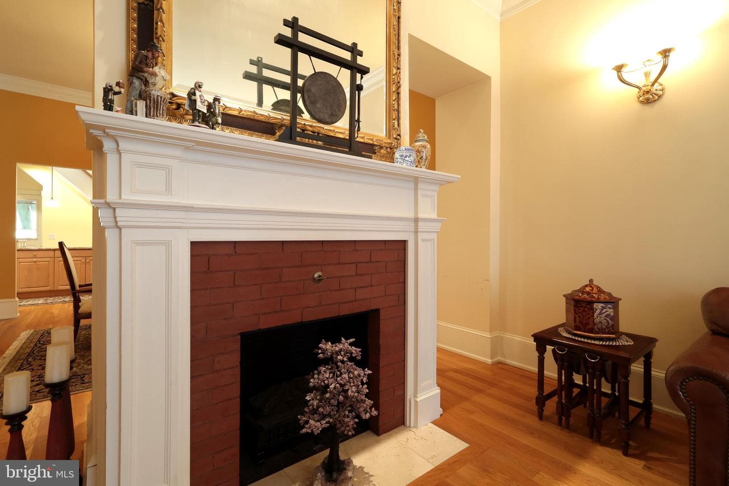 153 E Linn Street photo 13
