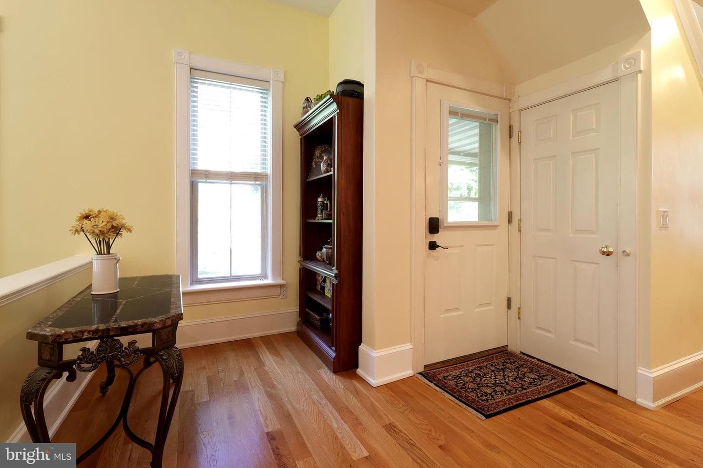 153 E Linn Street photo 27