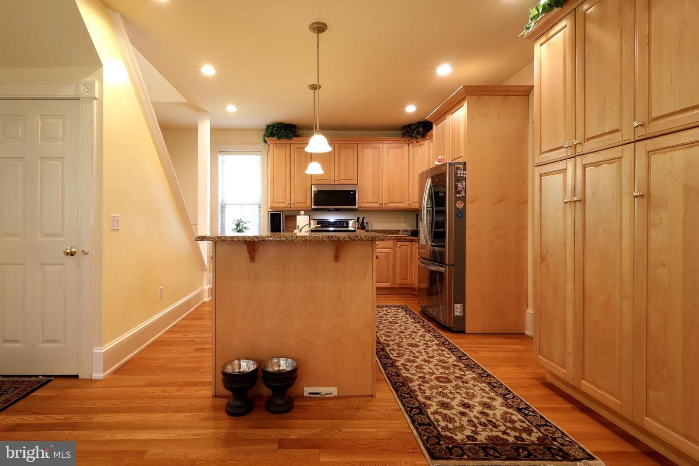 153 E Linn Street photo 28