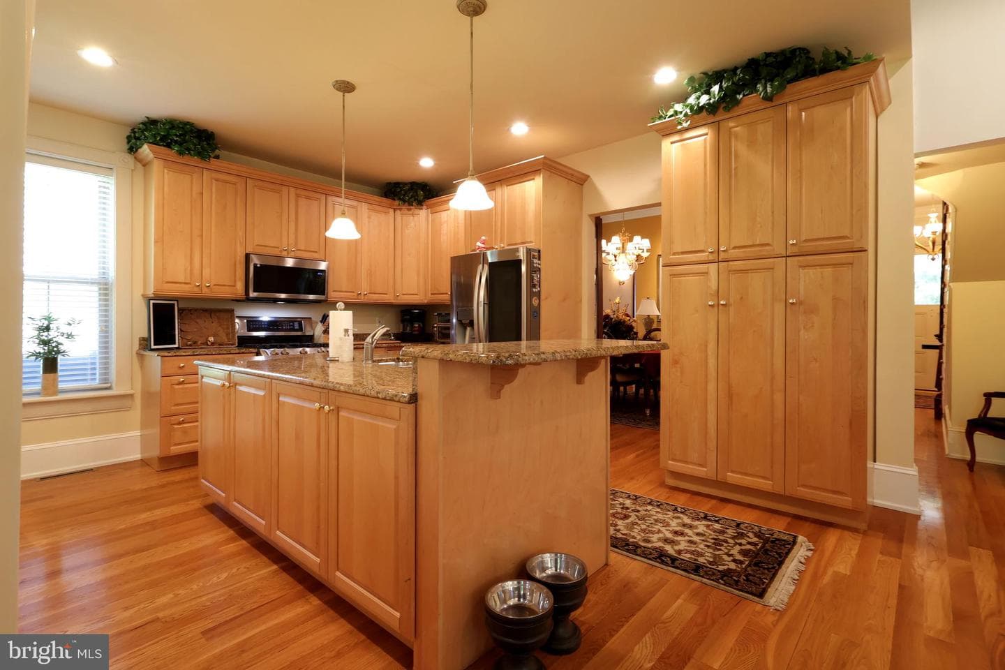 153 E Linn Street photo 29