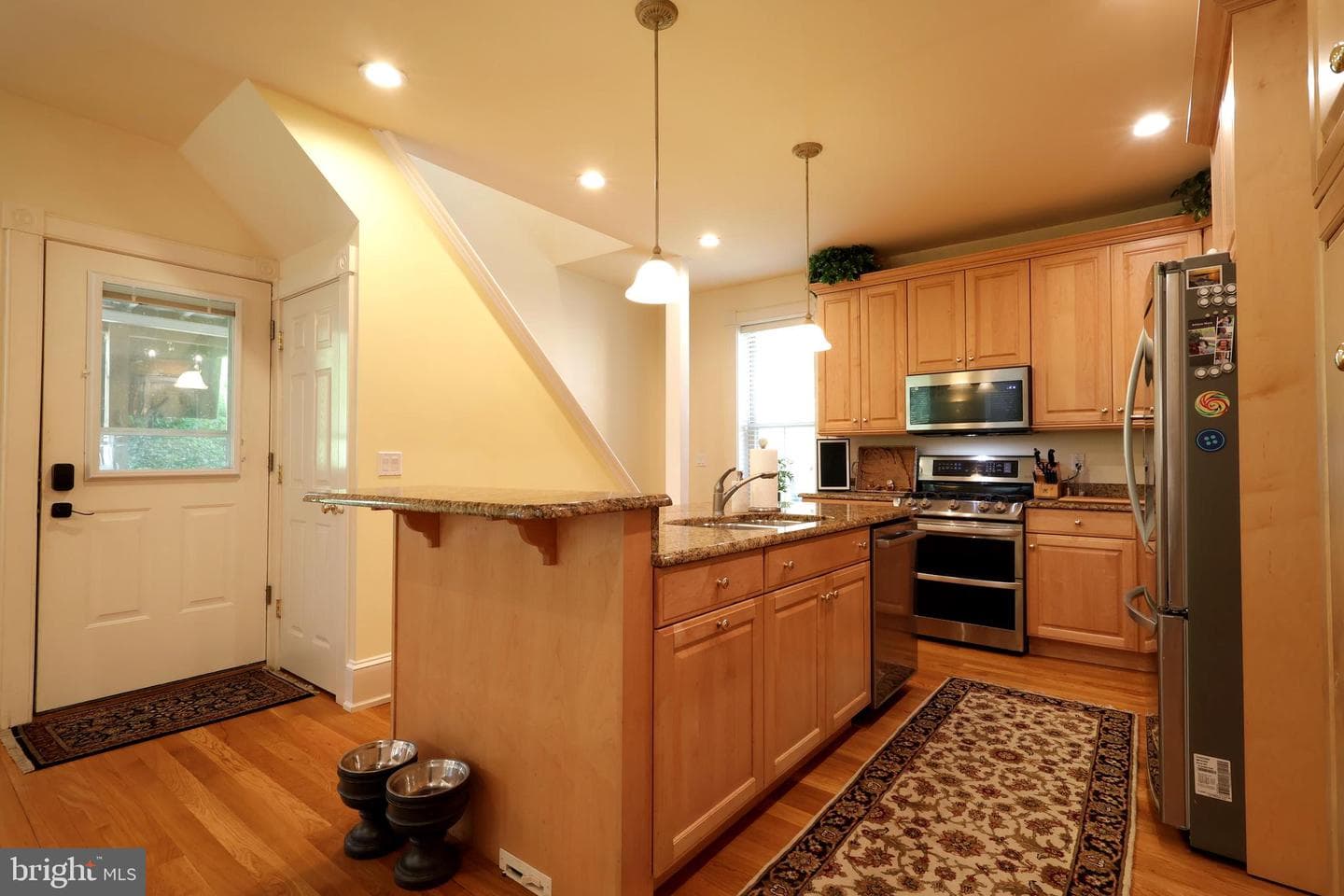 153 E Linn Street photo 31