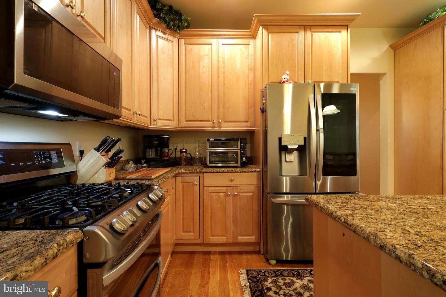 153 E Linn Street photo 36