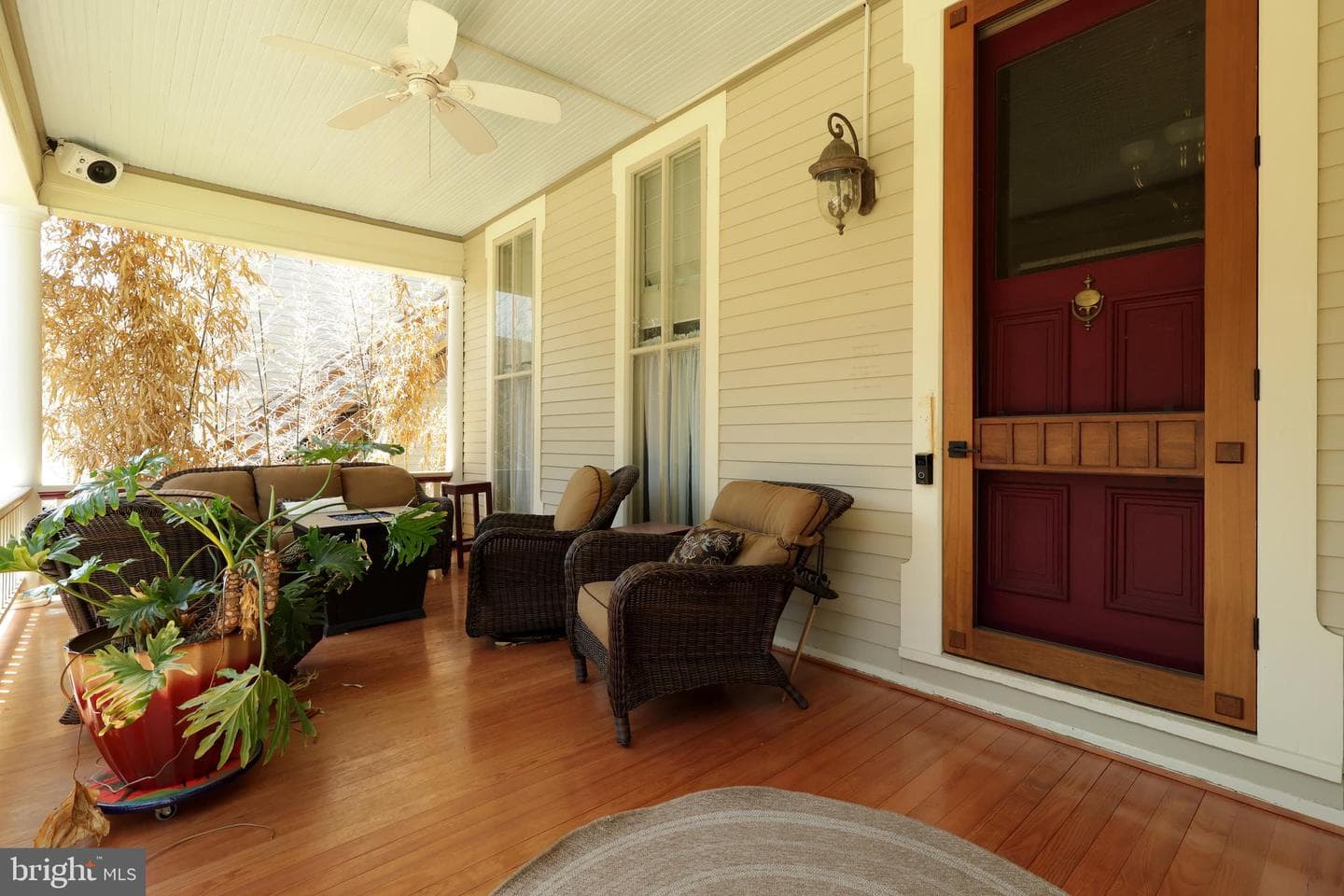 153 E Linn Street photo 5