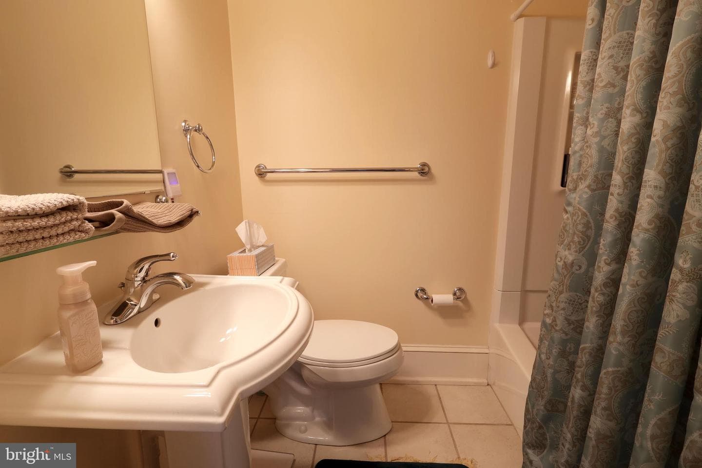 153 E Linn Street photo 51