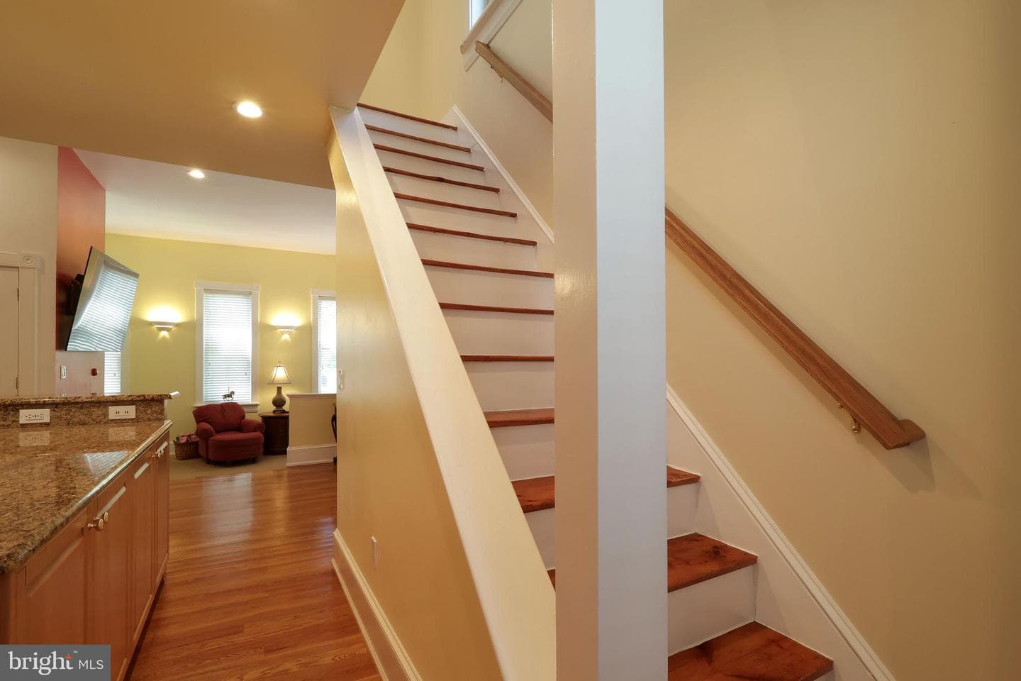 153 E Linn Street photo 55
