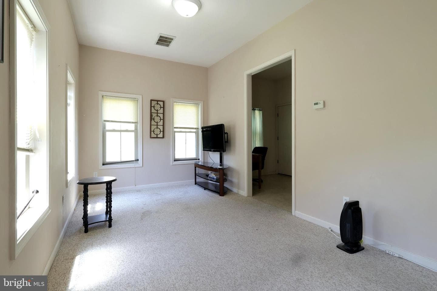 153 E Linn Street photo 59