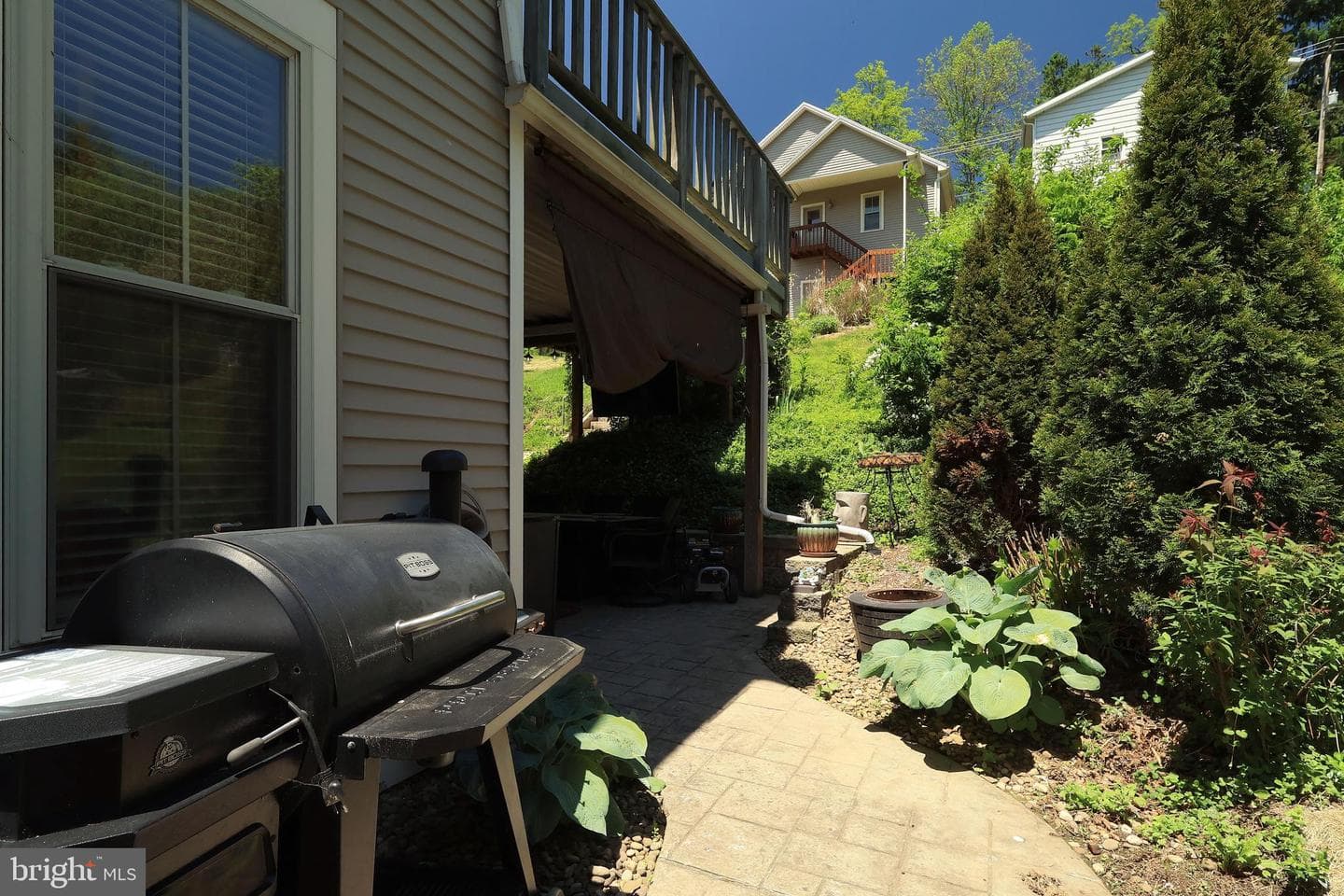 153 E Linn Street photo 71